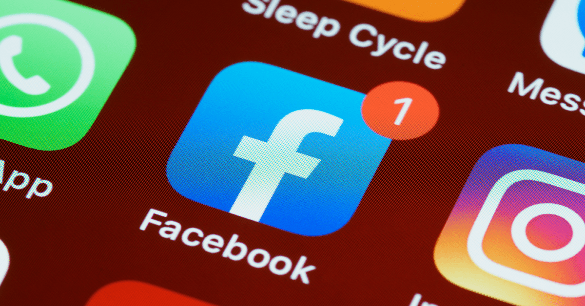 Facebook apps go down worldwide
